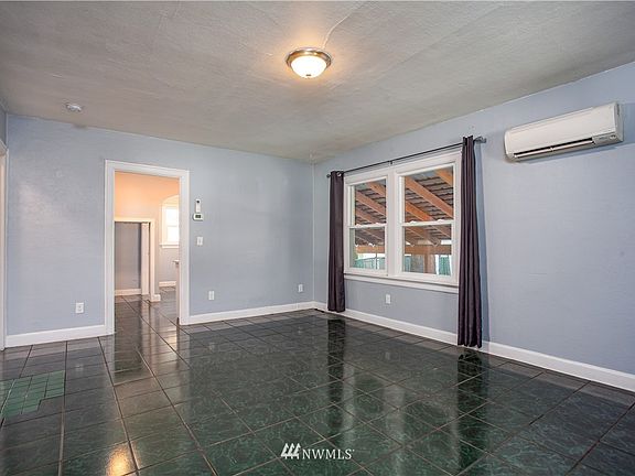 Livingroom looking into the kitchen