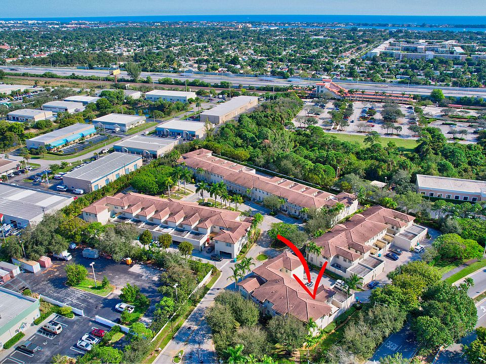 1st image of 408 NW 25th Avenue