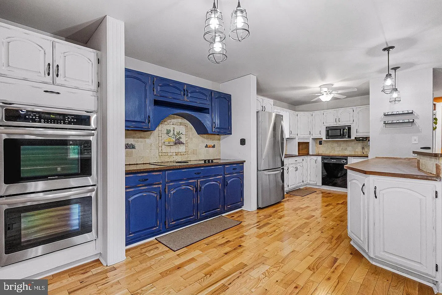 3 bed, 2.5 bath, 1680 sqft, $3,300 — Photo 1