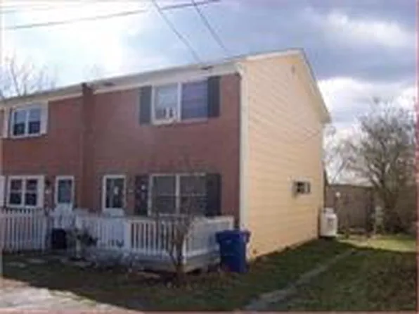 648 W 11th St, Front Royal, VA 22630