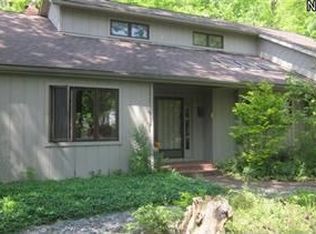 26601 Bernwood Rd, Beachwood, OH
