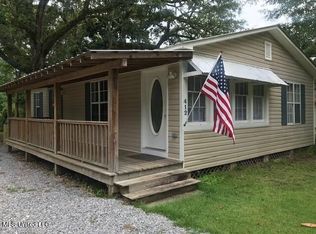 412 Magnolia Ave, Ocean Springs, MS 39564