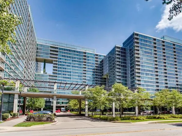 9715 Woods Dr Unit 1301, Skokie, IL 60077