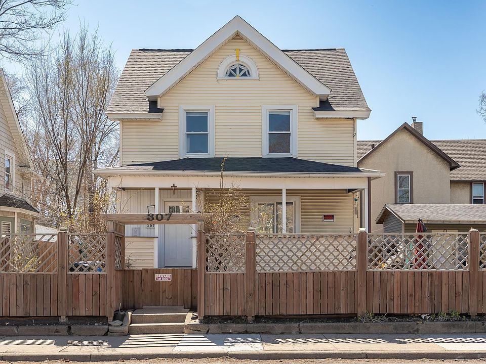 1st image of 307 E 31st St