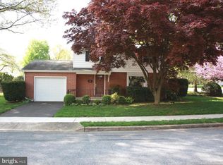 300 Gochnauer Ave, Lititz, PA 17543