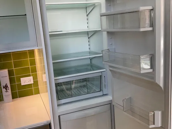 191 Clinton Street image 24 of 30