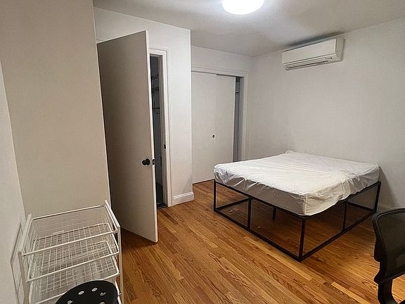 3rd image of 330 W 86th St APT 1