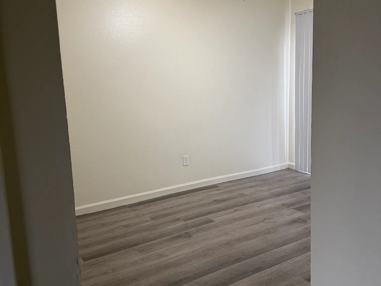 2 bed, 1.5 bath, 1050 sqft, $1,425 — Photo 3