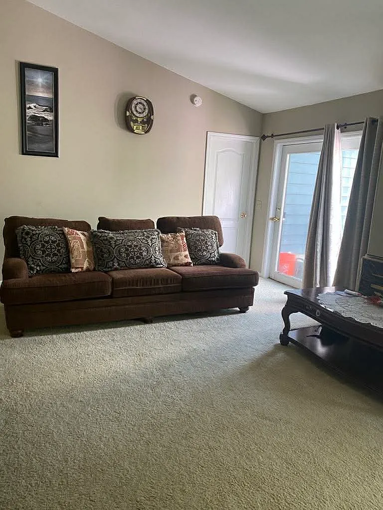 138 Westview Ln — Photo 2