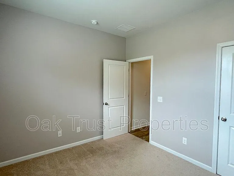 217 Lapping Waters Dr — Photo 13