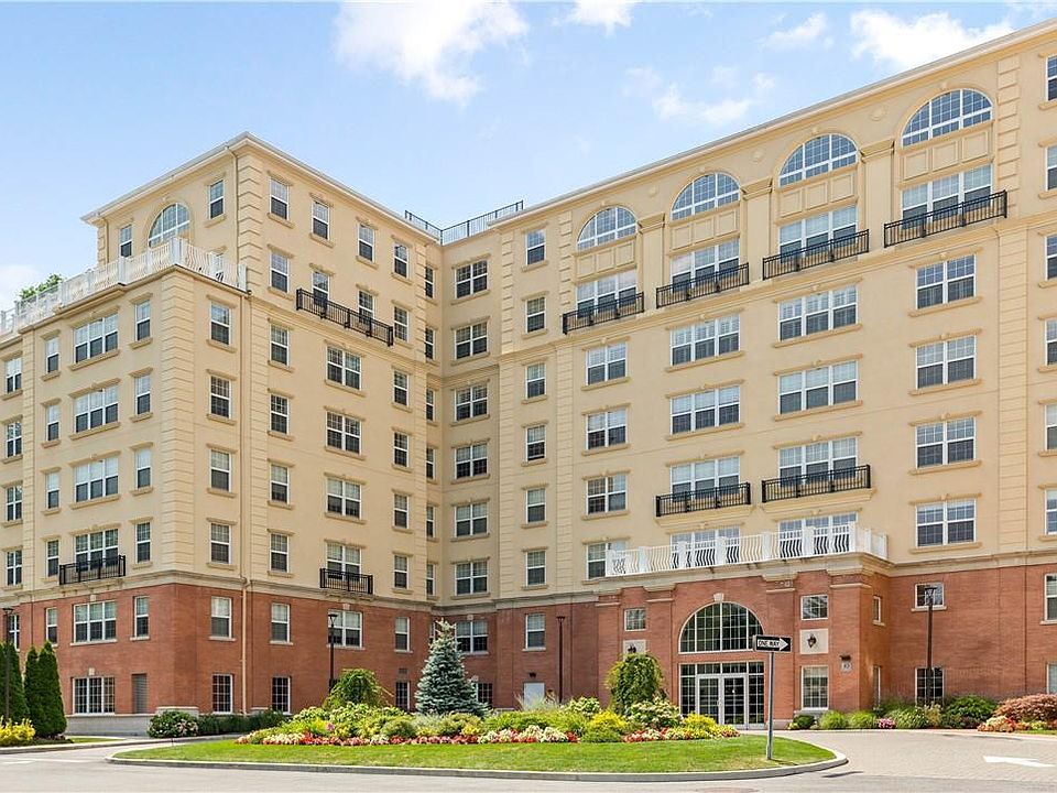 1st image of 10 Byron Place #602