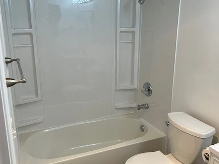 2805 NE 125th St #303 — Photo 14