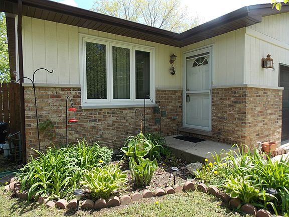 2nd image of 637 Kenilworth Ave