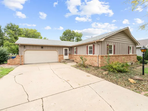 1307 Parkwood Dr, Salina, KS 67401