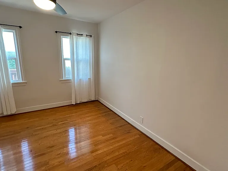 845 N Kilkea Dr — Photo 8