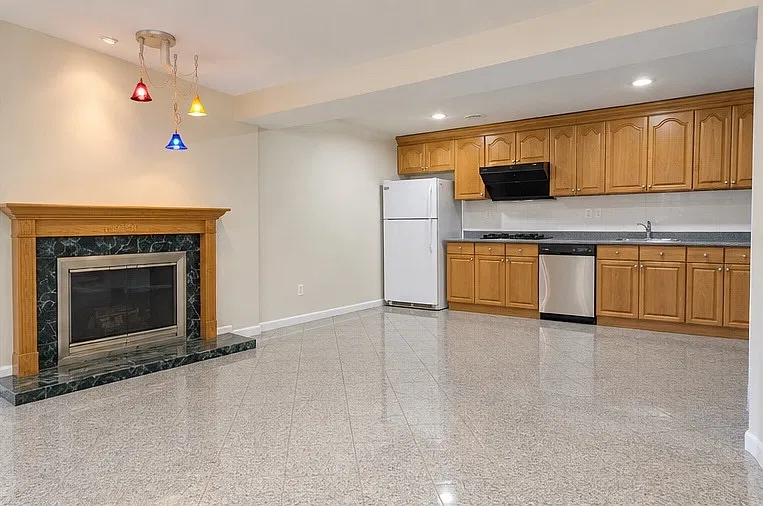 1 bed, 1080 sqft, $1,745 — Photo 2