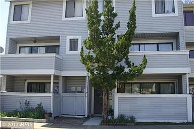 1st image of 5780 Village Green Dr Unit 6/5780