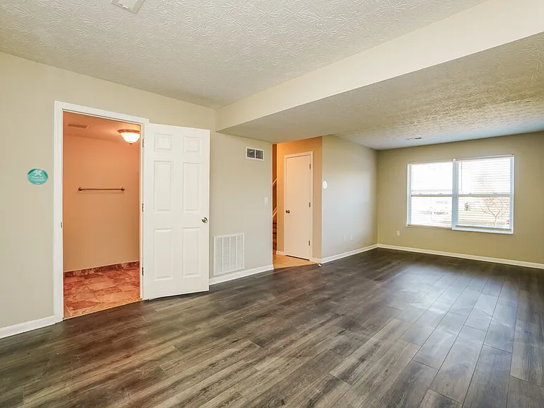 1365 Randan Dr — Photo 10