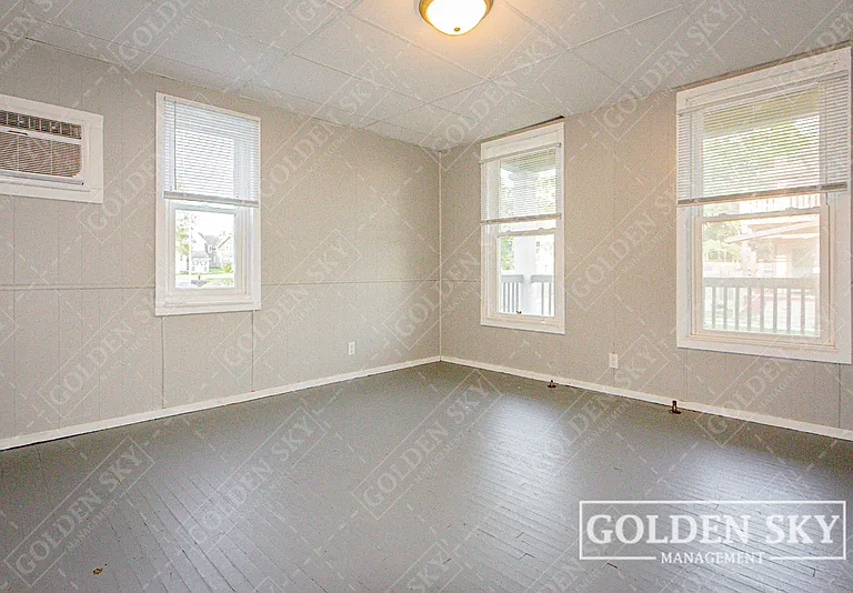 312 S Gharkey St — Photo 9