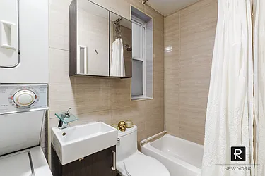 Rented by R New York