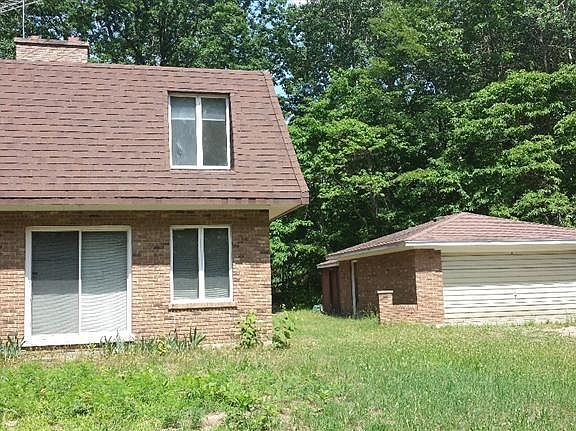2nd image of 1049 Schuler Dr
