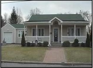 24 1st Ave, Merrick, NY 11566