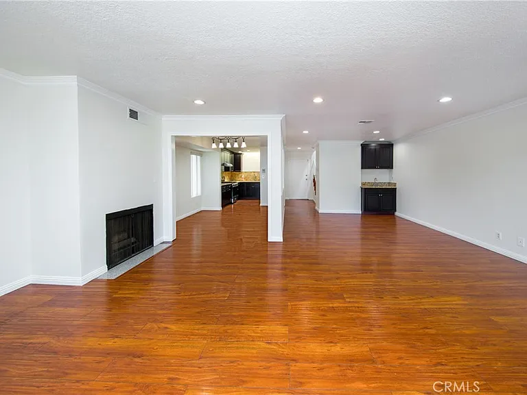 11834 Gilmore St #16 — Photo 8