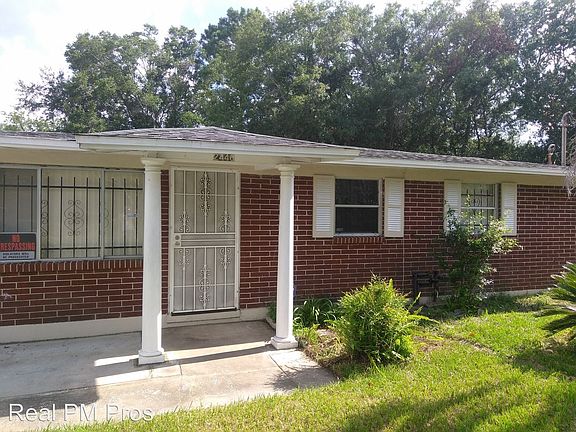 2nd image of 2446 W 23rd St