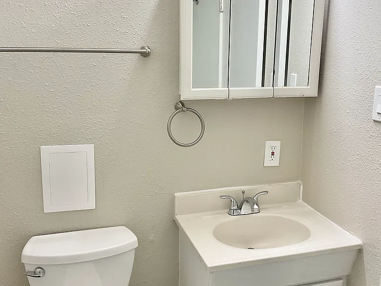 Experience simplicity and elegance in this contemporary bathroom design. Experience simplicity and elegance in this contemporary bathroom design.