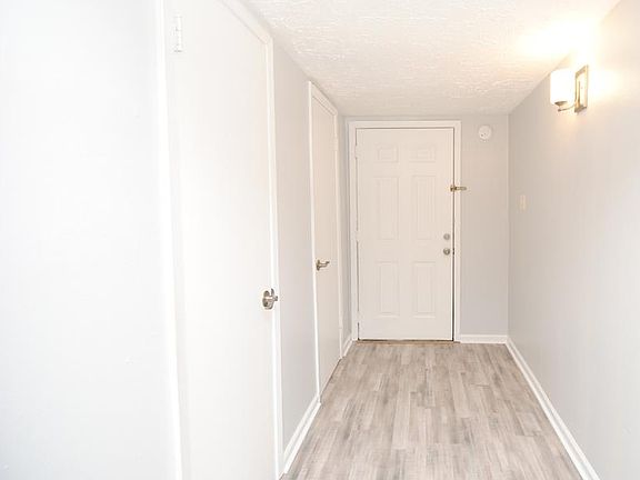 3rd image of 7351 Chasewood Dr