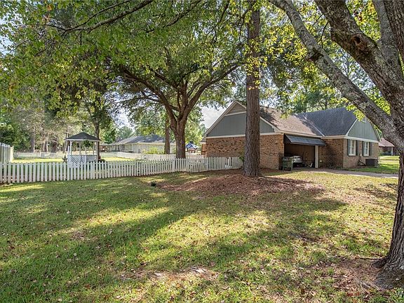 4th image of 4601 Heatherwood Dr