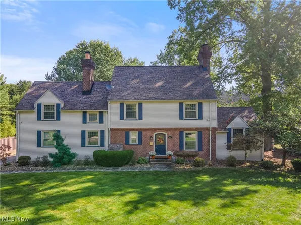 930 Fairway Dr NE, Warren, OH 44483