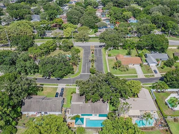 3rd image of 11703 Nicklaus Cir