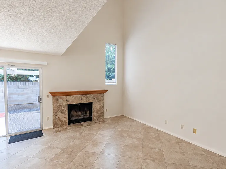 3727 Mesa Oak Ln — Photo 10