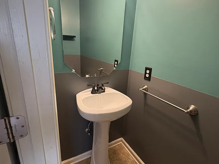 367 Andrew Dr — Photo 31