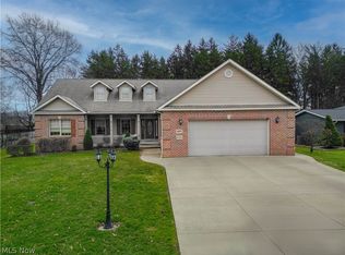 407 31st St SW, Barberton, OH 44203