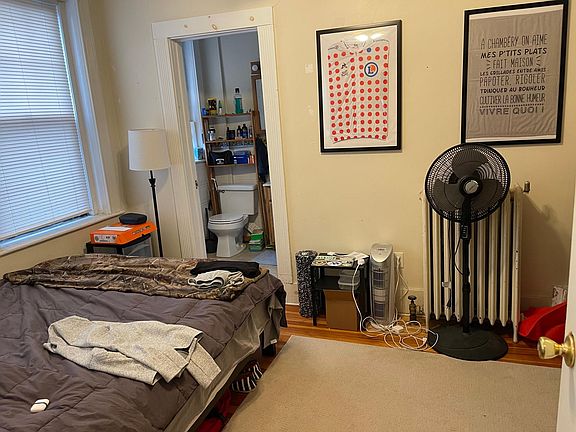 2nd image of 1425 Commonwealth Ave #1