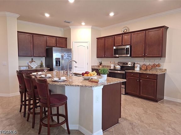 4th image of 1641 Marton Ct