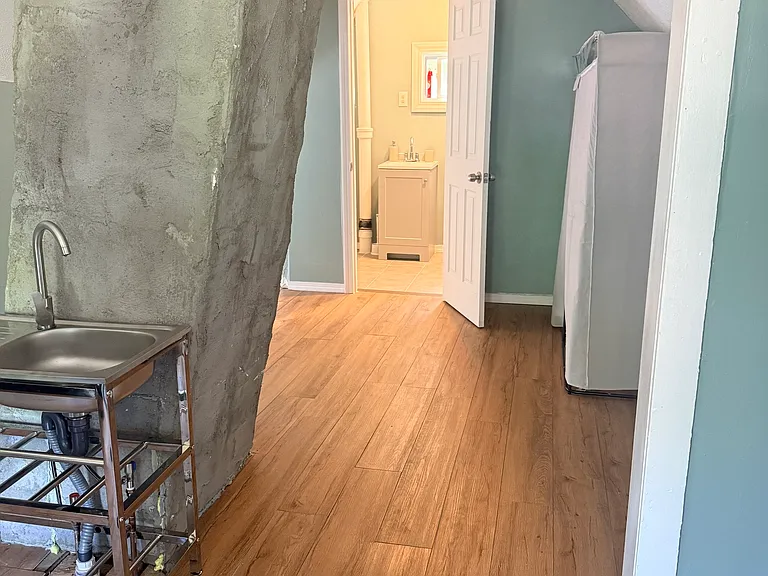 254 Bassett St — Photo 3