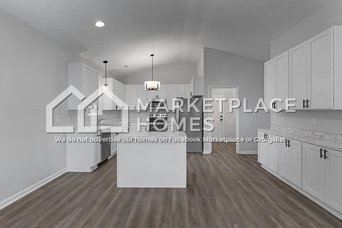 1612 College St SE — Photo 5