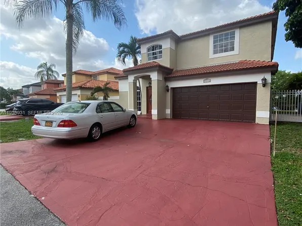 20030 NW 83rd Ct, Hialeah, FL 33015