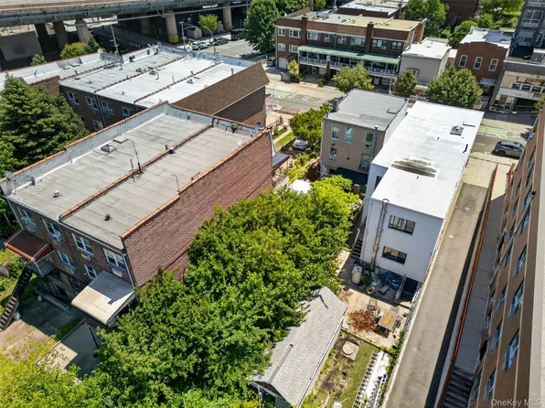 25-14 Crescent Street, Astoria, NY 11102