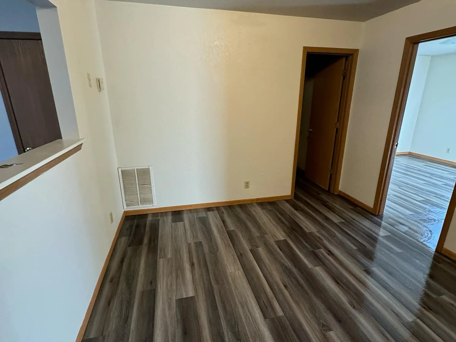 Pine View Apartments — Photo 4