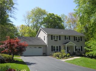 16 Ridon Dr, Hockessin, DE 19707