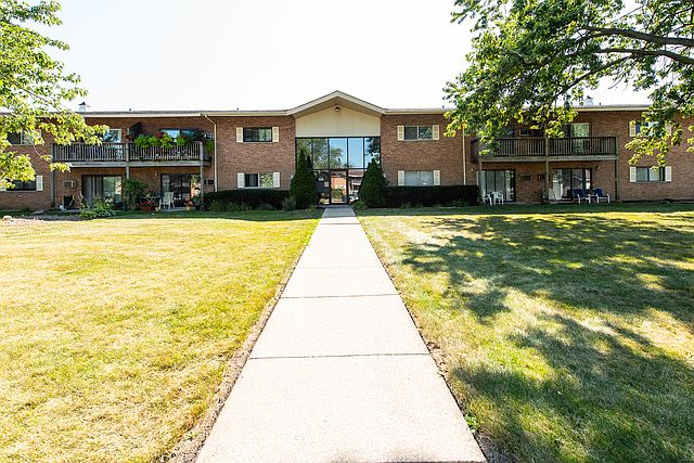 1st image of 7422 Brookdale Dr APT 105