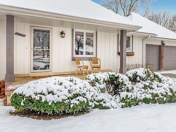 2nd image of 151 Woodbridge Ln