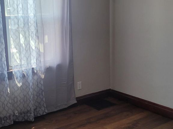 5th image of 4021 Pulaski St #2