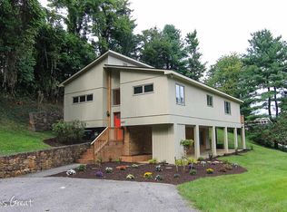 5467 Lakedale Rd, Roanoke, VA 24018