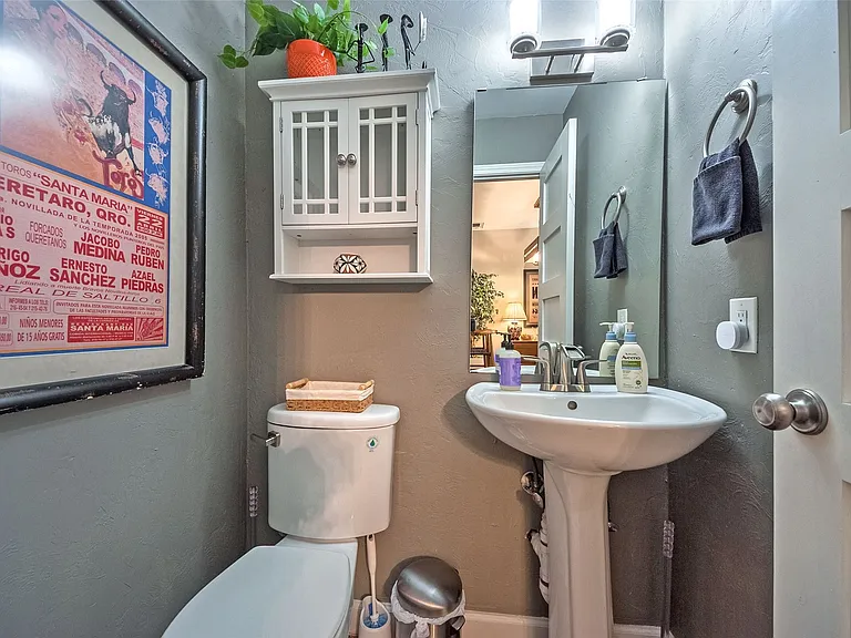 5701 Gaston Ave #8 — Photo 22