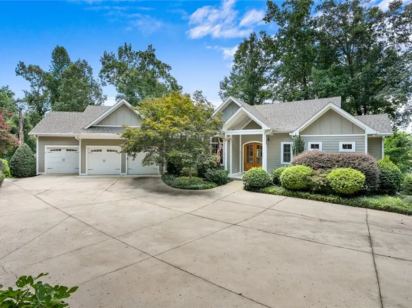 316 Bay Hill Dr, West Union, SC 29696